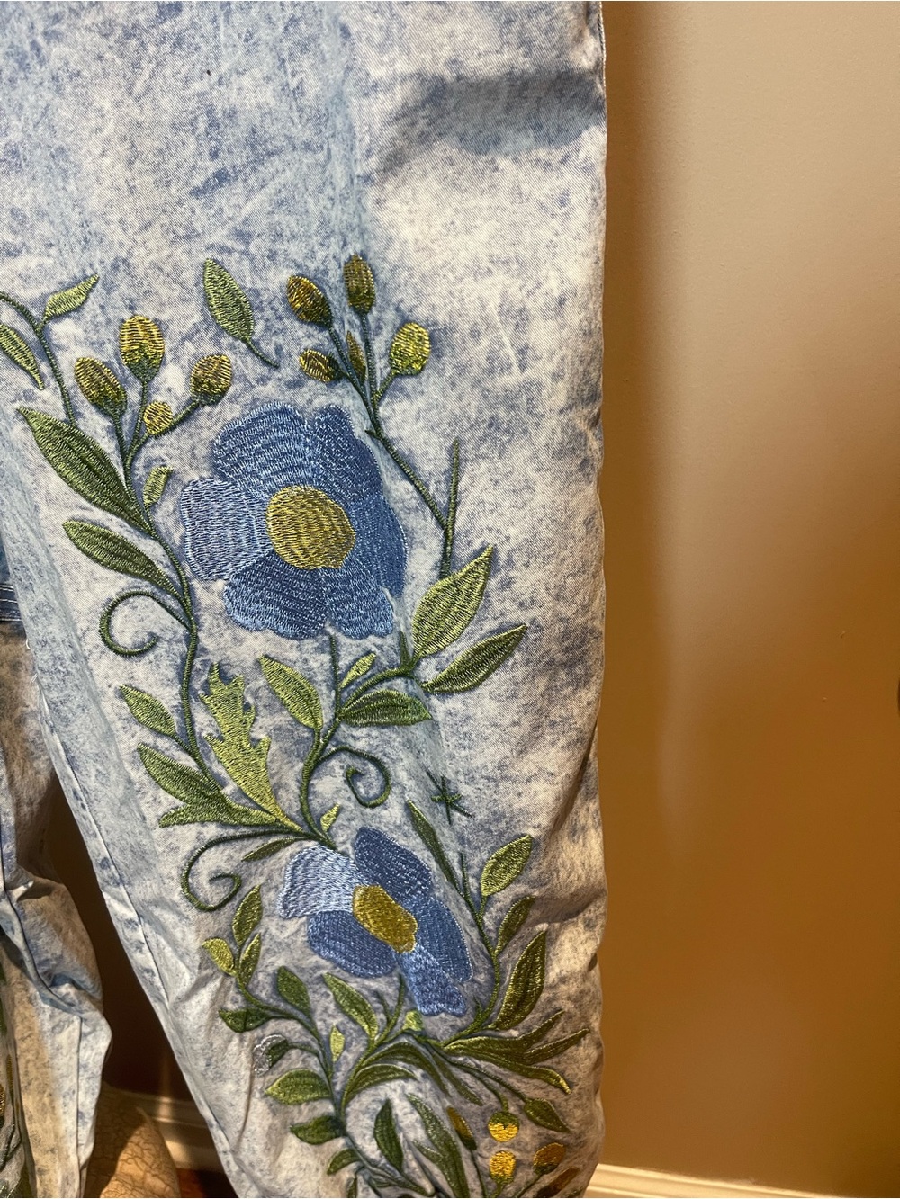 Pol Embroidered Jogger Jeans - Picture 11 of 11
